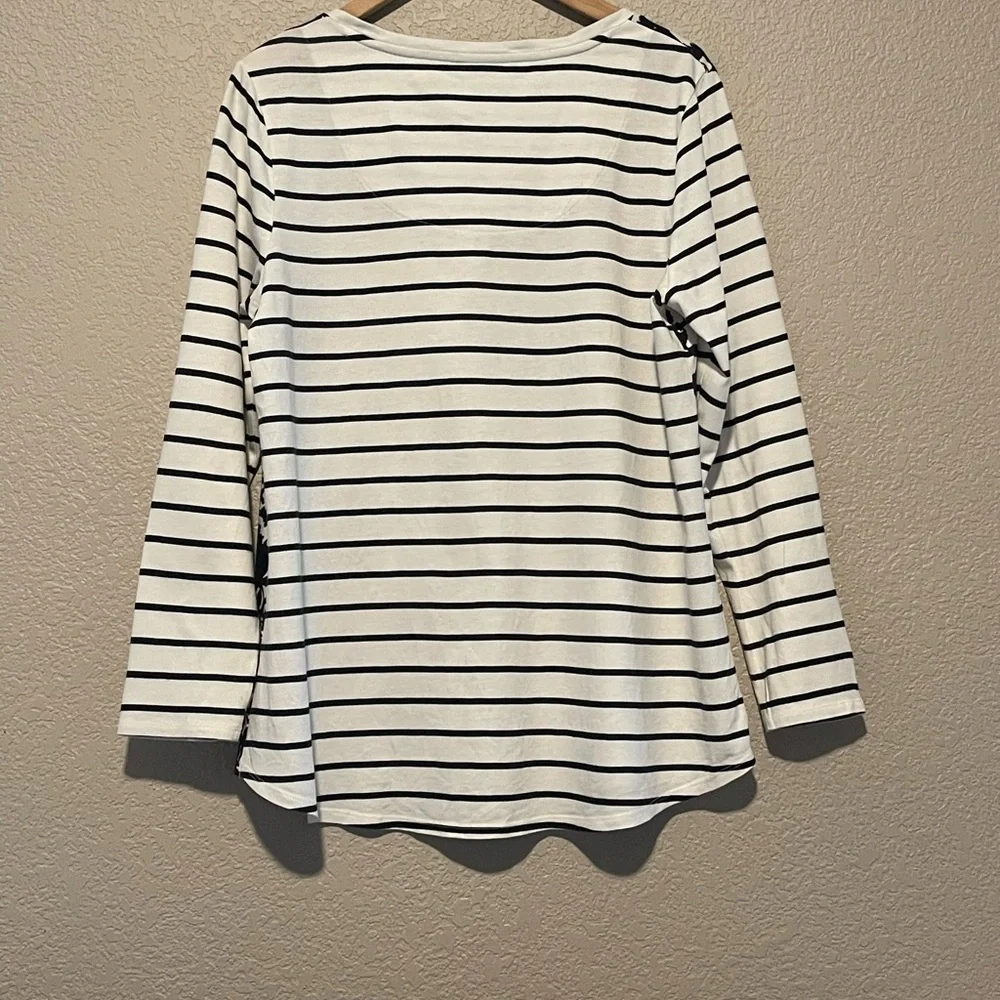 Chico's Black and White‎ Graphic Long Sleeve Blouse - Picture 8 of 12
